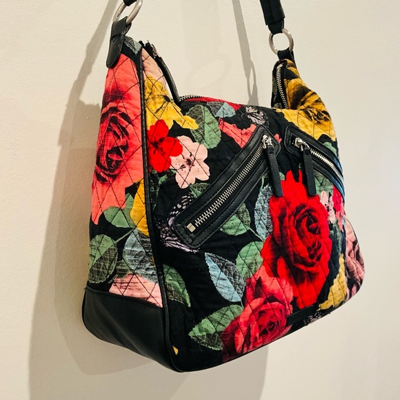 VERA BRADLEY HAVANA ROSE VIVIAN RETIRED BLACK W/ BRIGHT ROSES HOBO SHOULDER BAG - Picture 3 of 8